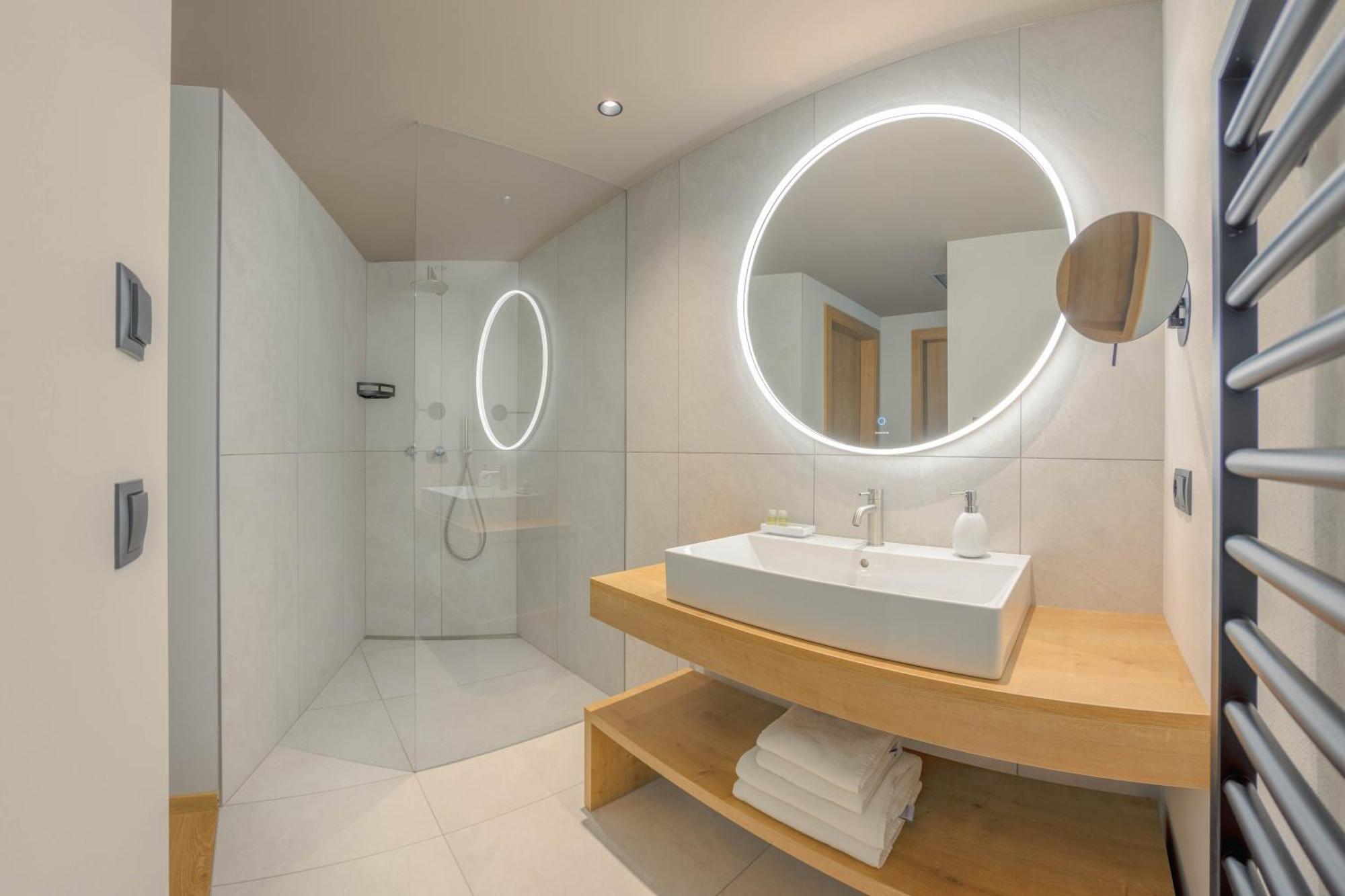 Villa Hubertus Luxuria Nova Suites - Adults Friendly Натурно Екстериор снимка